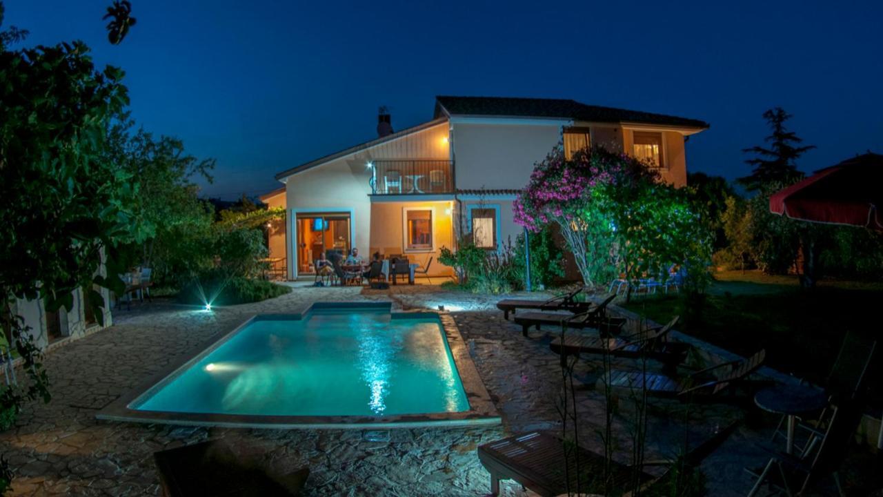 House /Villa Maja Liznjan Luaran gambar